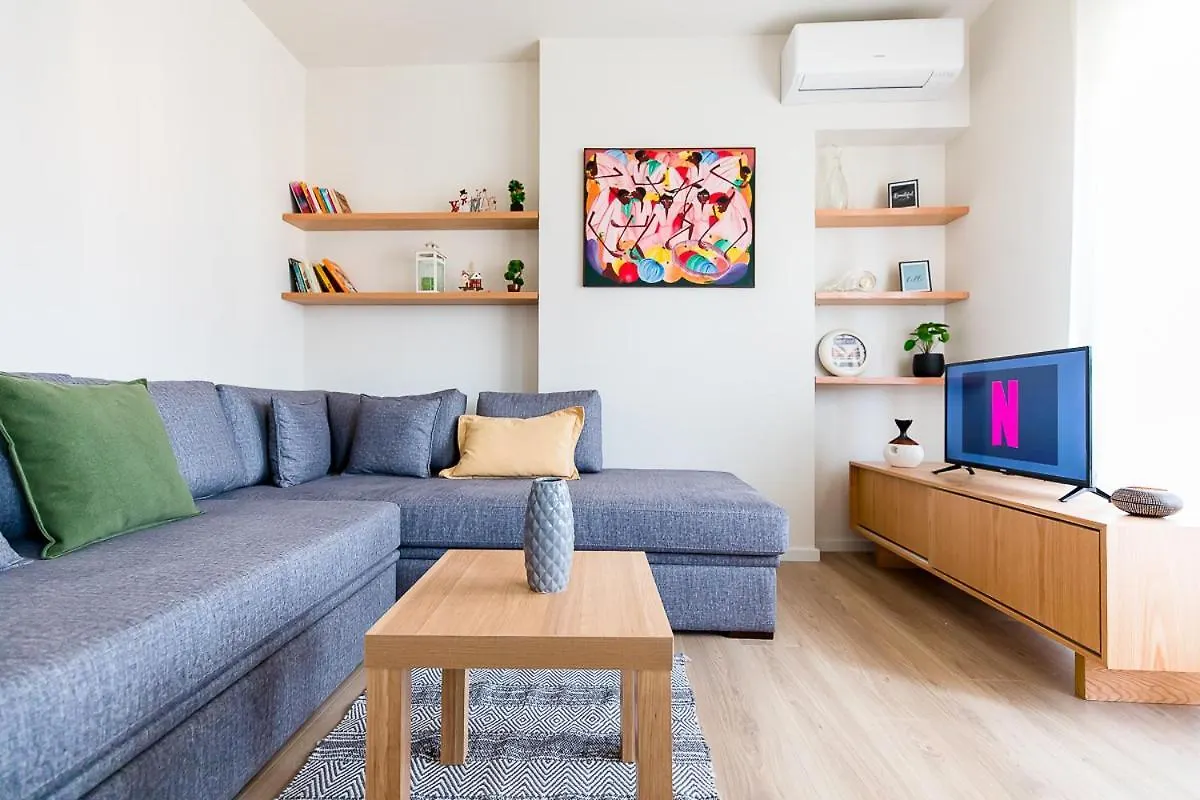 Lina - Tia, Chic Tirana Apartment