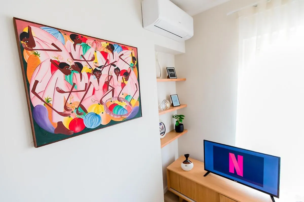 Lina - Tia, Chic Tirana Apartment