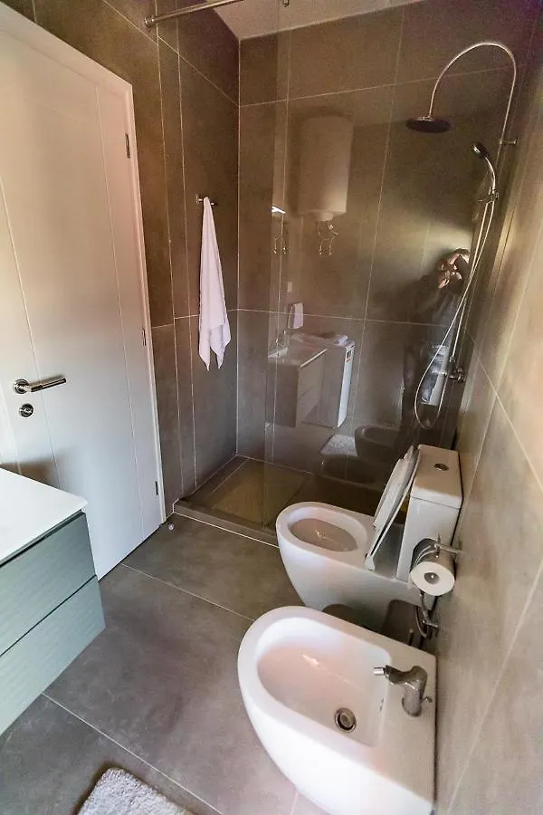 Lina - Tia, Chic Tirana Apartment