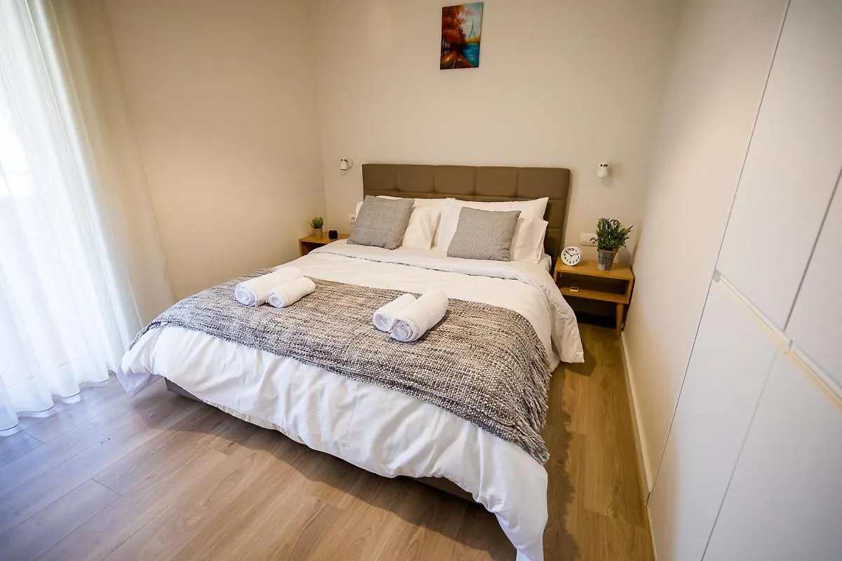 Lina - Tia, Chic Tirana Apartment