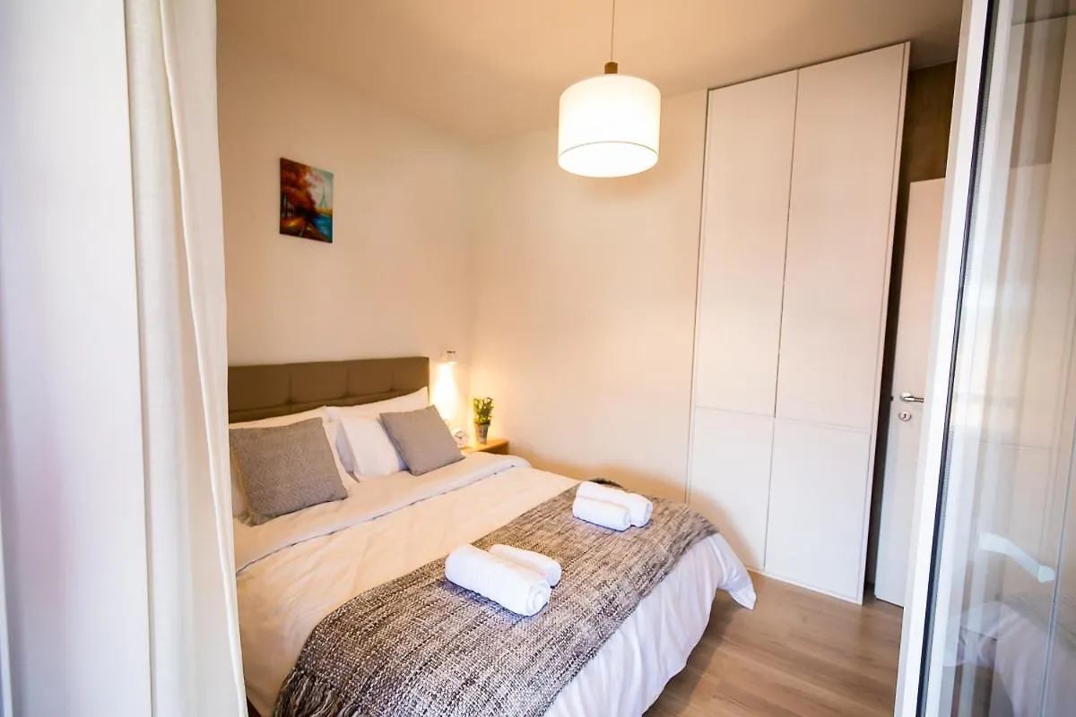 Lina - Tia, Chic Tirana Apartment